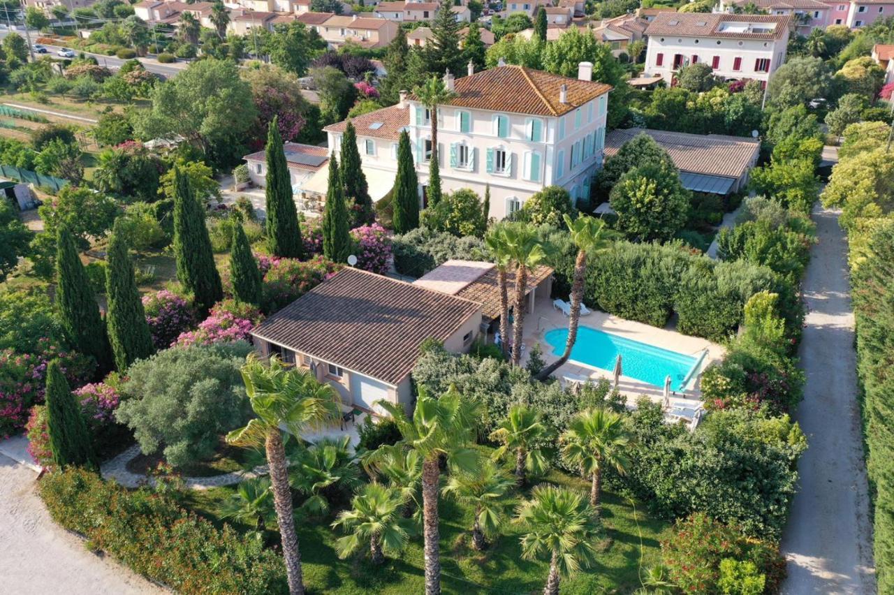 Domaine De L'Aufrene Bed and Breakfast Hyères Eksteriør billede